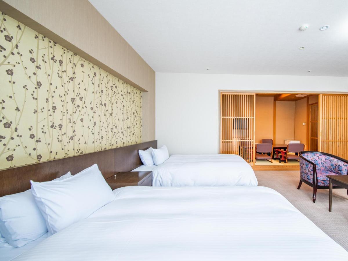Yamashiro Onsen Miyabi No Yado Kaga Hyakumangoku Hotel Bagian luar foto