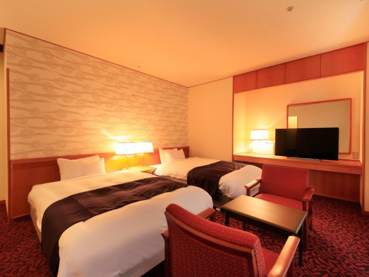 Yamashiro Onsen Miyabi No Yado Kaga Hyakumangoku Hotel Bagian luar foto