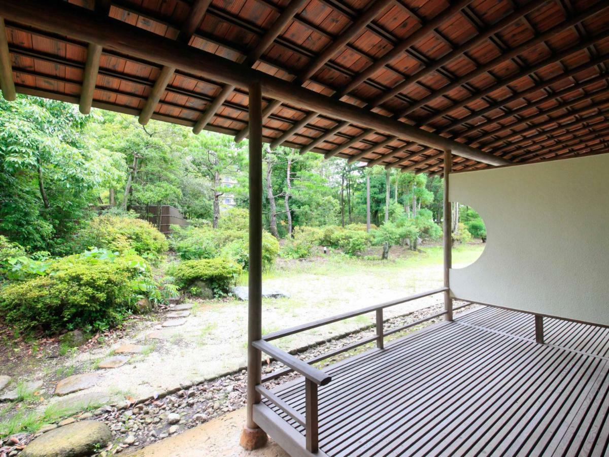 Yamashiro Onsen Miyabi No Yado Kaga Hyakumangoku Hotel Bagian luar foto