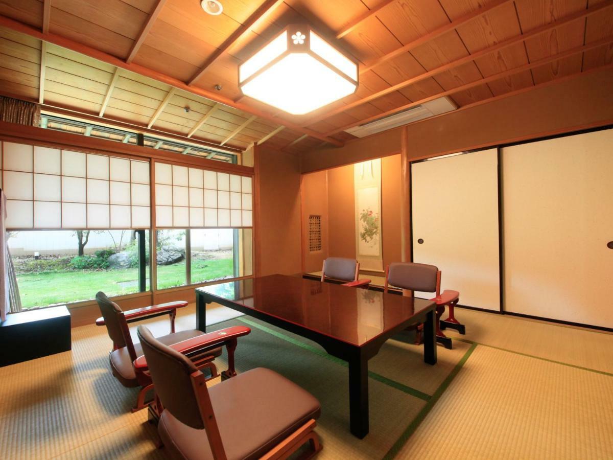 Yamashiro Onsen Miyabi No Yado Kaga Hyakumangoku Hotel Bagian luar foto