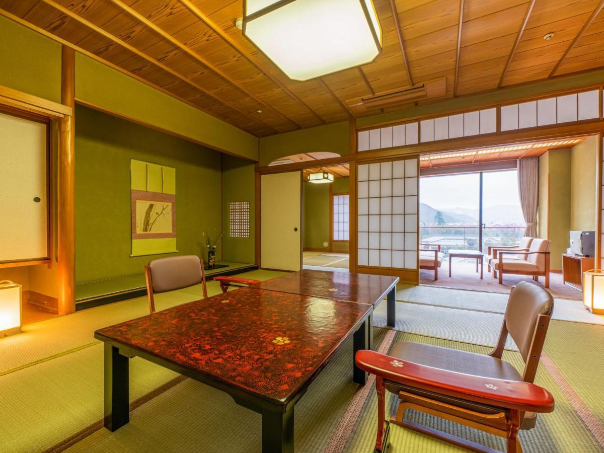 Yamashiro Onsen Miyabi No Yado Kaga Hyakumangoku Hotel Bagian luar foto