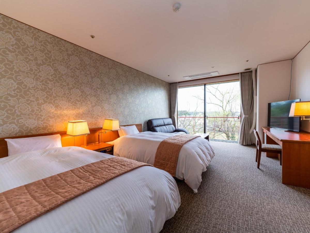 Yamashiro Onsen Miyabi No Yado Kaga Hyakumangoku Hotel Bagian luar foto