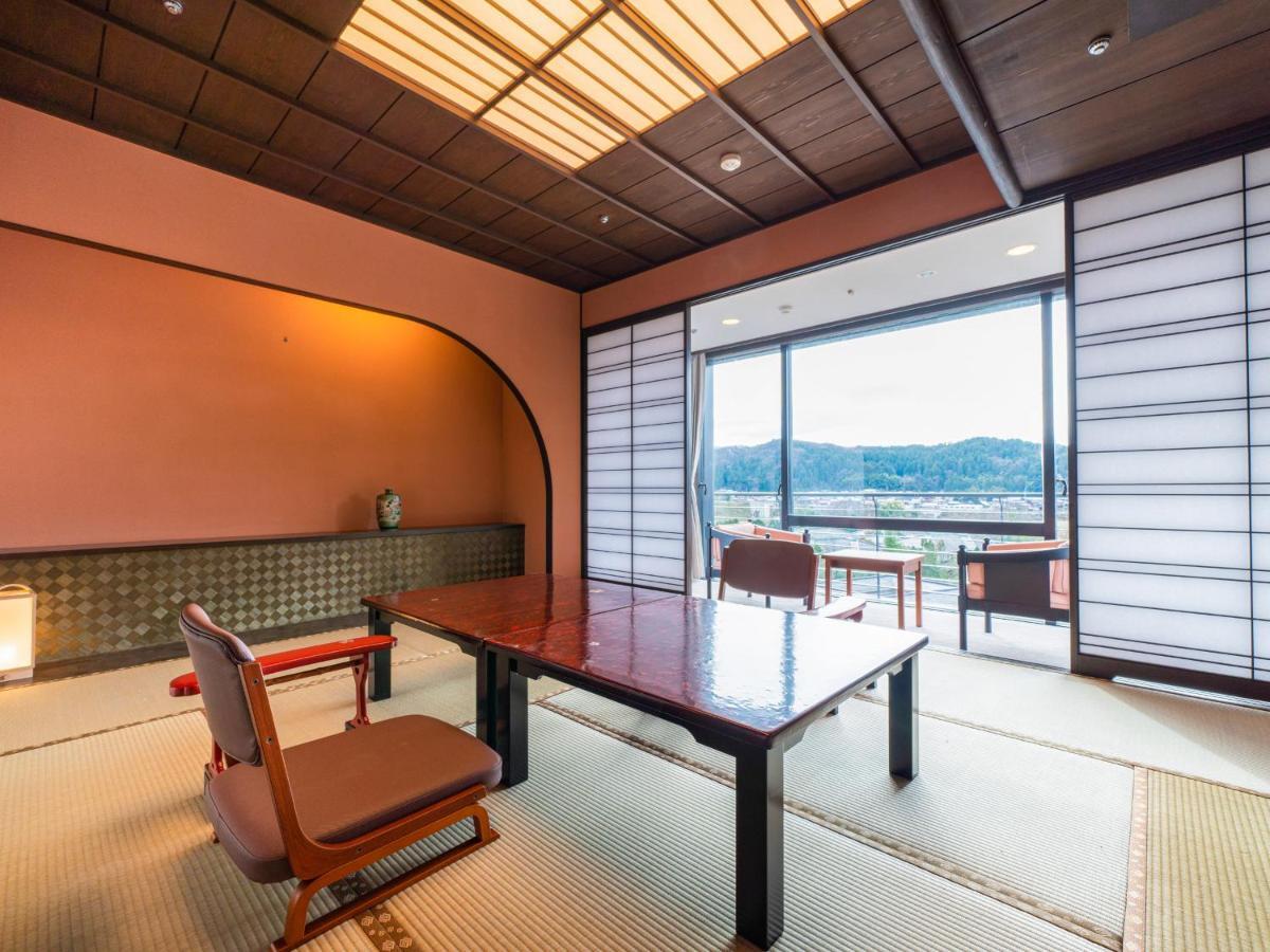 Yamashiro Onsen Miyabi No Yado Kaga Hyakumangoku Hotel Bagian luar foto