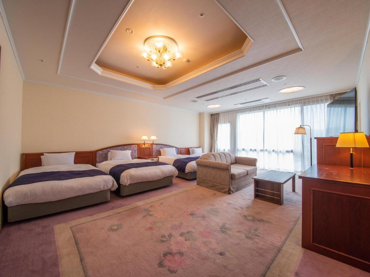 Yamashiro Onsen Miyabi No Yado Kaga Hyakumangoku Hotel Bagian luar foto