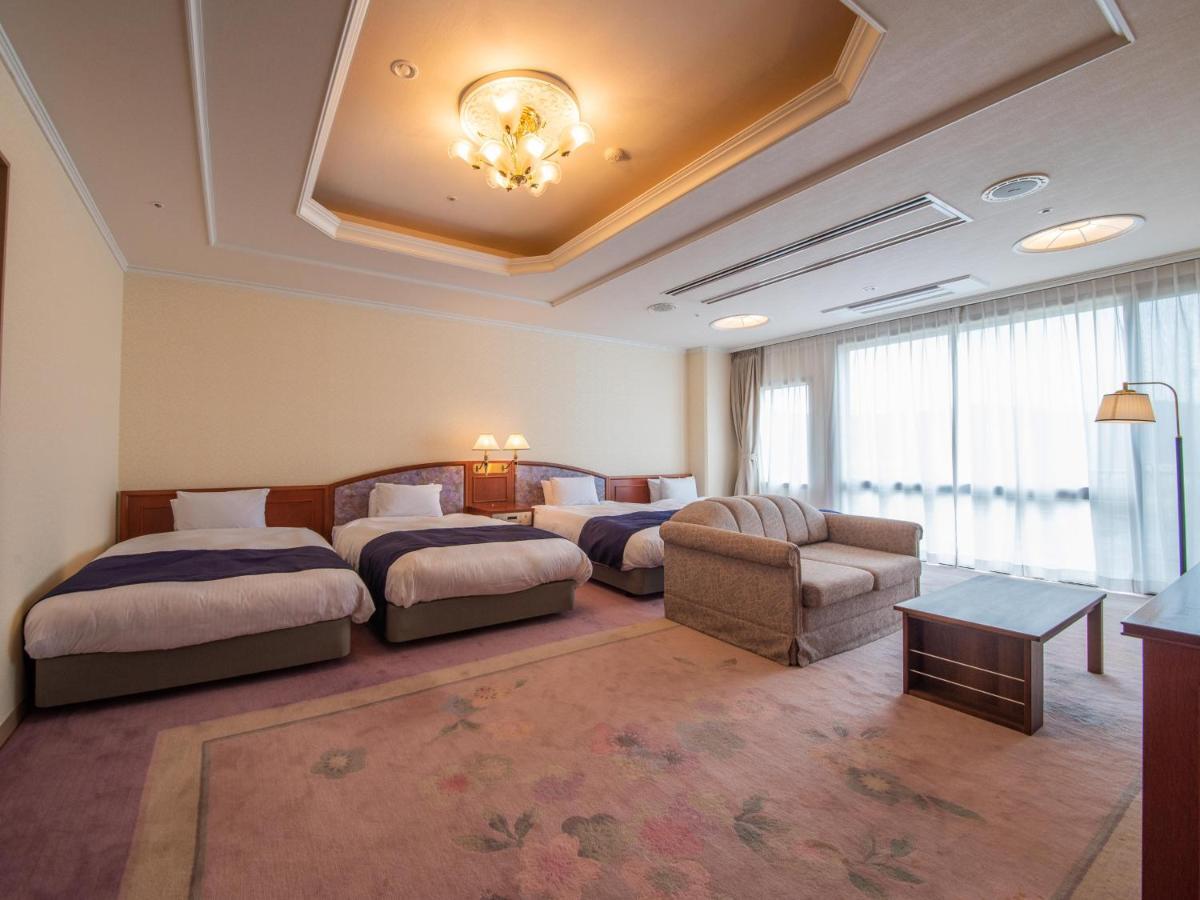 Yamashiro Onsen Miyabi No Yado Kaga Hyakumangoku Hotel Bagian luar foto